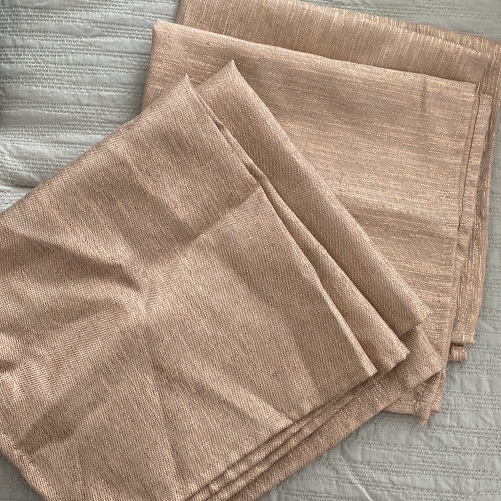 Table napkins - 4, tan with rose gold tinsle through then BRAND NEW